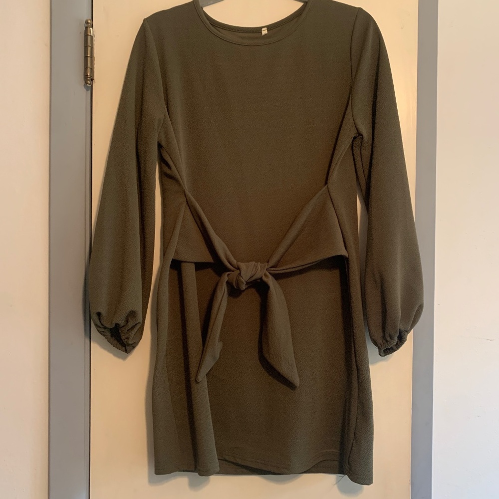 Women’s Tie-waist Dress